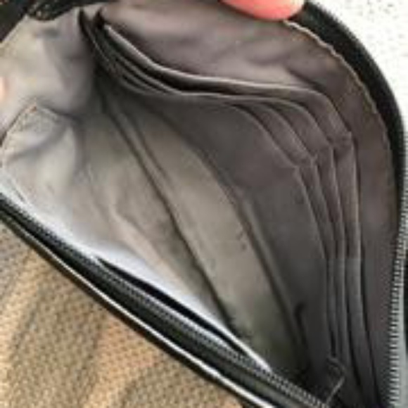 Authentic coach clutch. - Picture 3 of 5